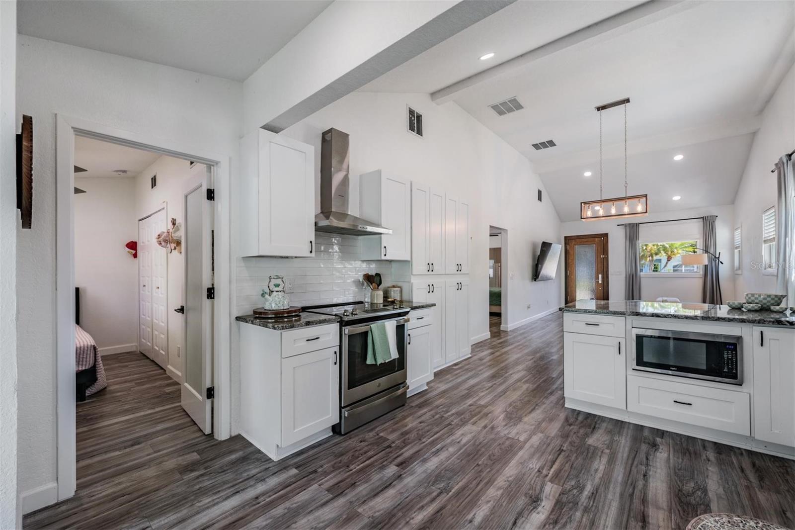 1875 MICHIGAN AVE NE, ST PETERSBURG, FL, 33703