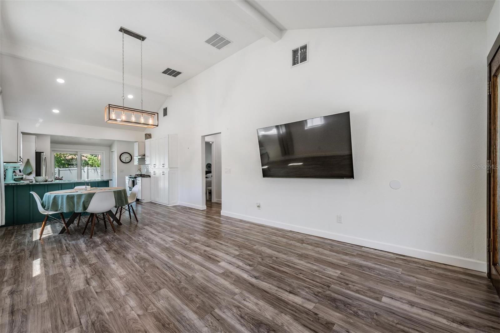 1875 MICHIGAN AVE NE, ST PETERSBURG, FL, 33703