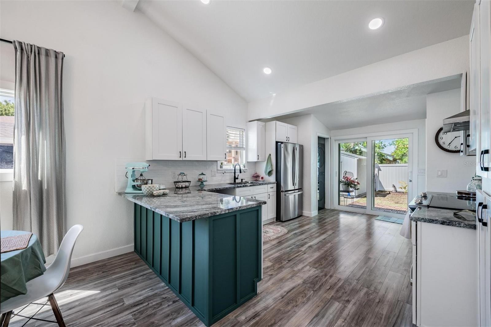 1875 MICHIGAN AVE NE, ST PETERSBURG, FL, 33703