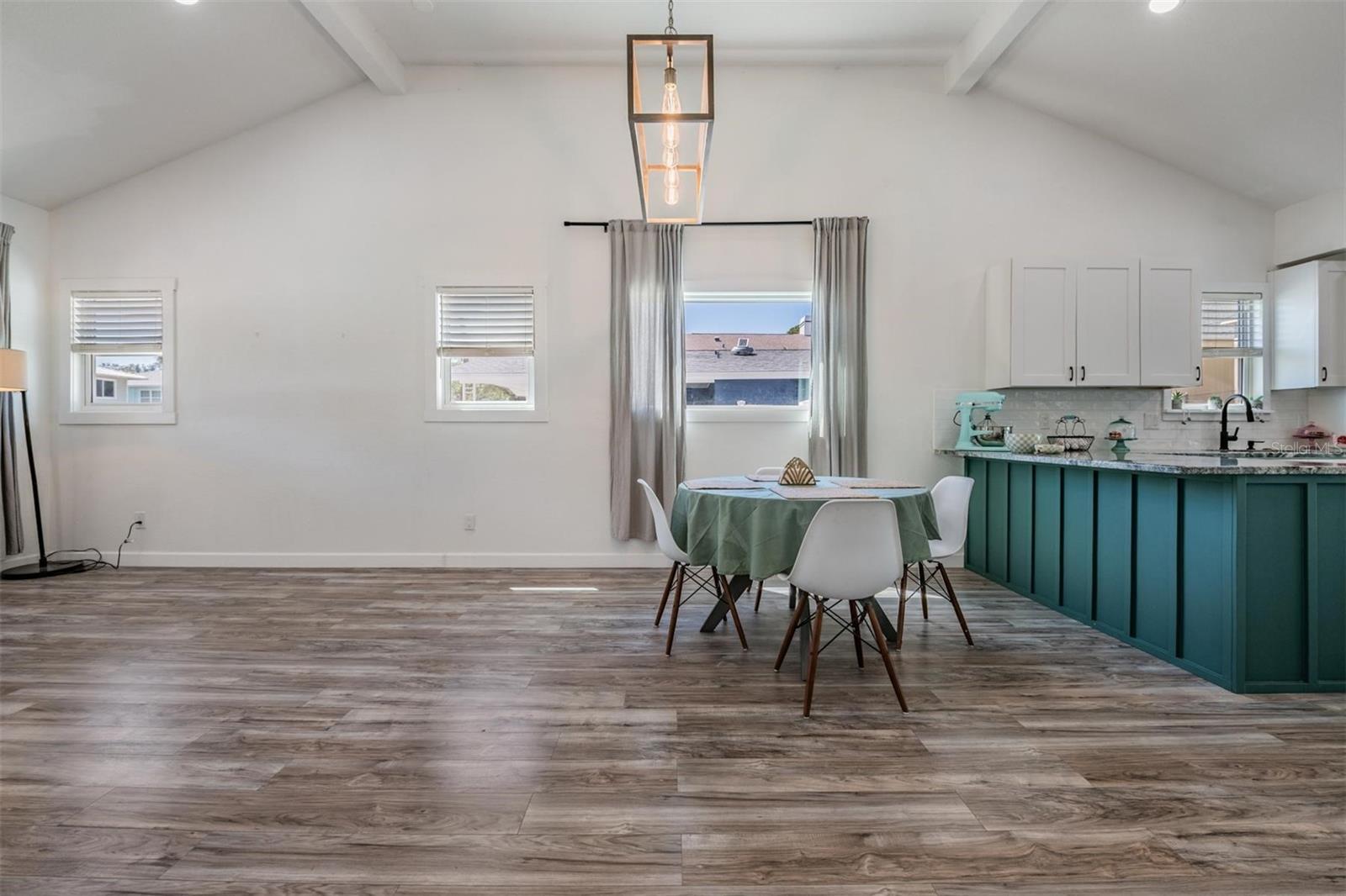 1875 MICHIGAN AVE NE, ST PETERSBURG, FL, 33703