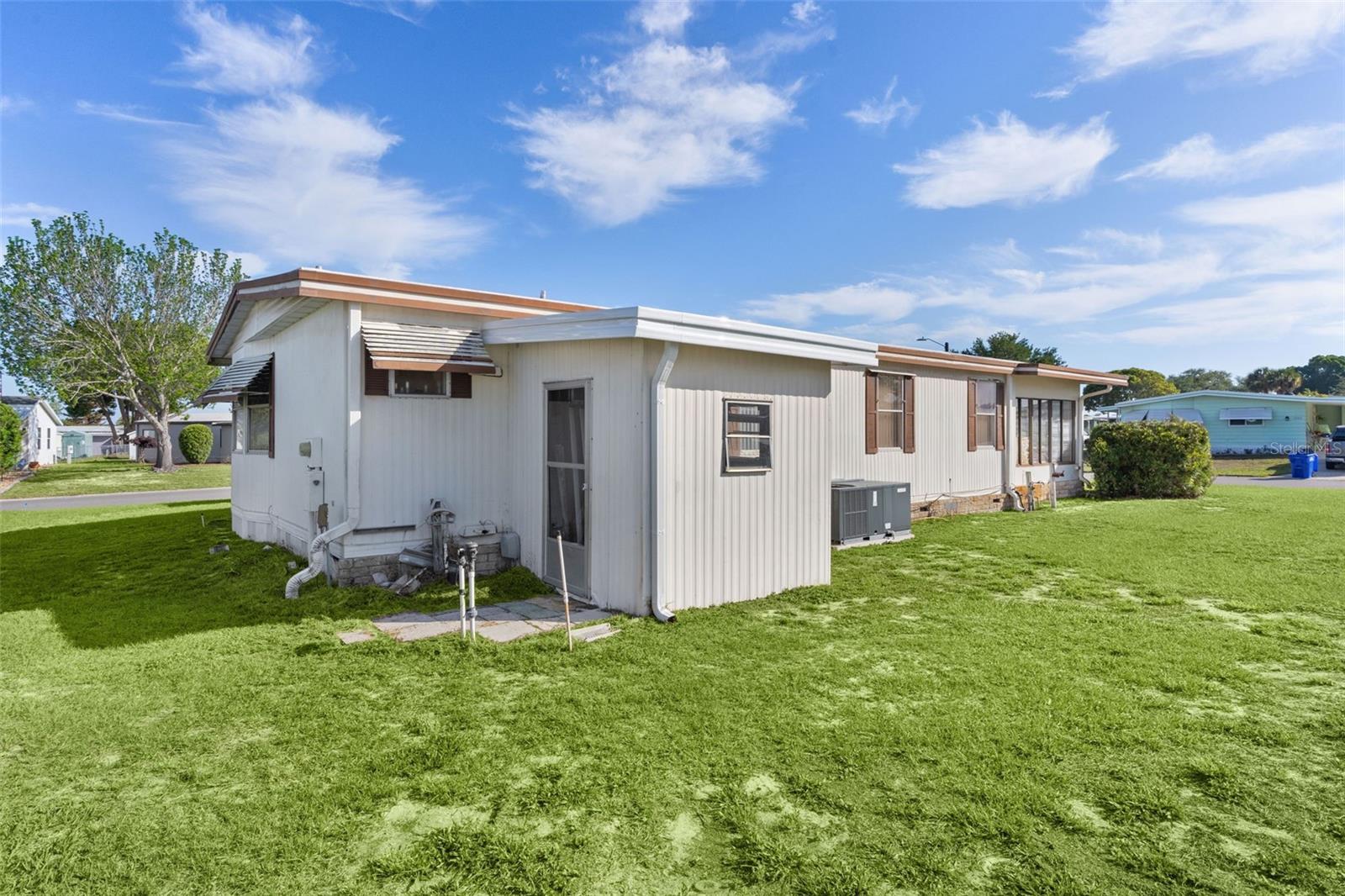 1227 NASSAU CIR, TAVARES, FL, 32778