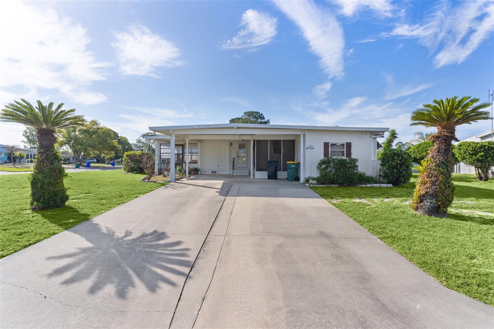 1227 NASSAU CIR, TAVARES, FL, 32778