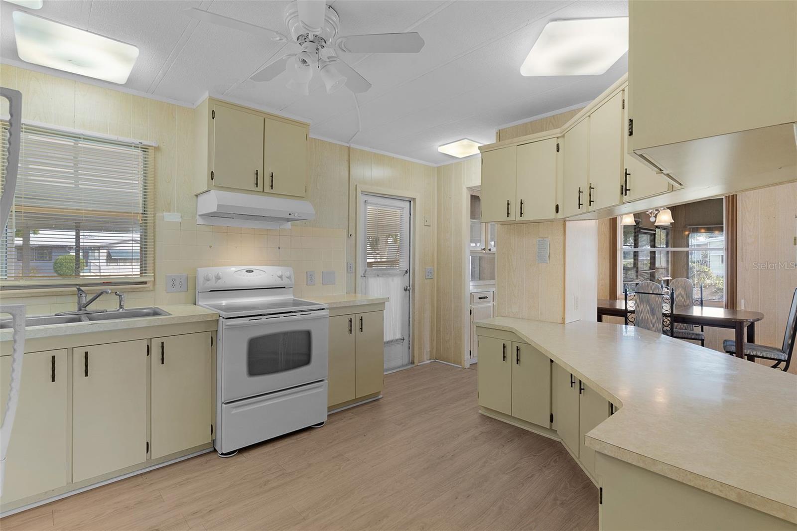 1227 NASSAU CIR, TAVARES, FL, 32778