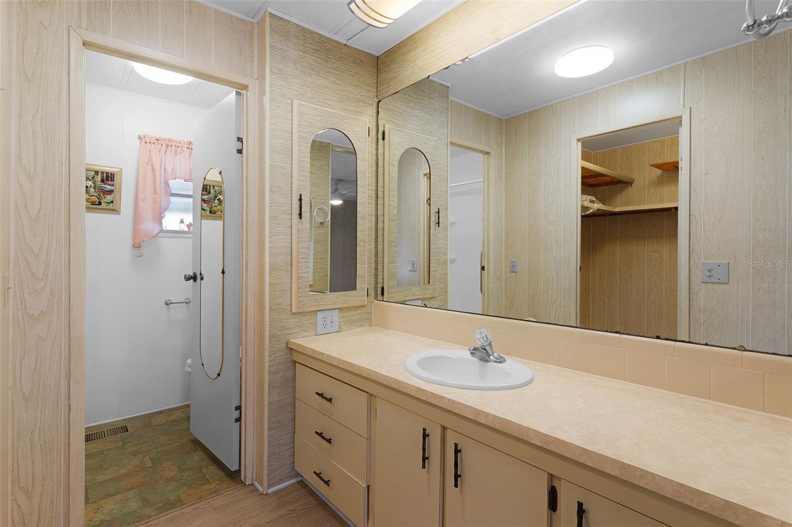 1227 NASSAU CIR, TAVARES, FL, 32778