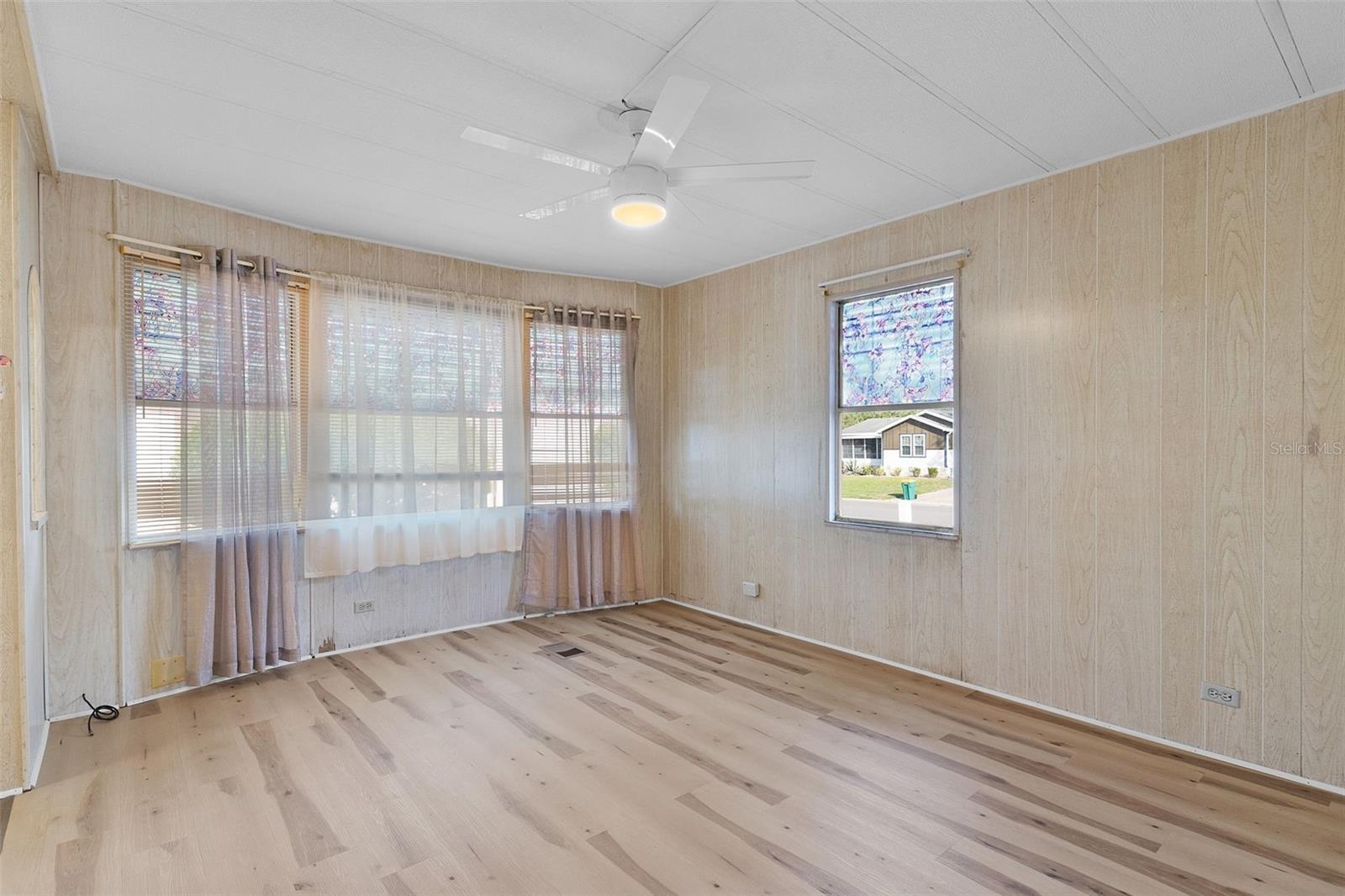 1227 NASSAU CIR, TAVARES, FL, 32778