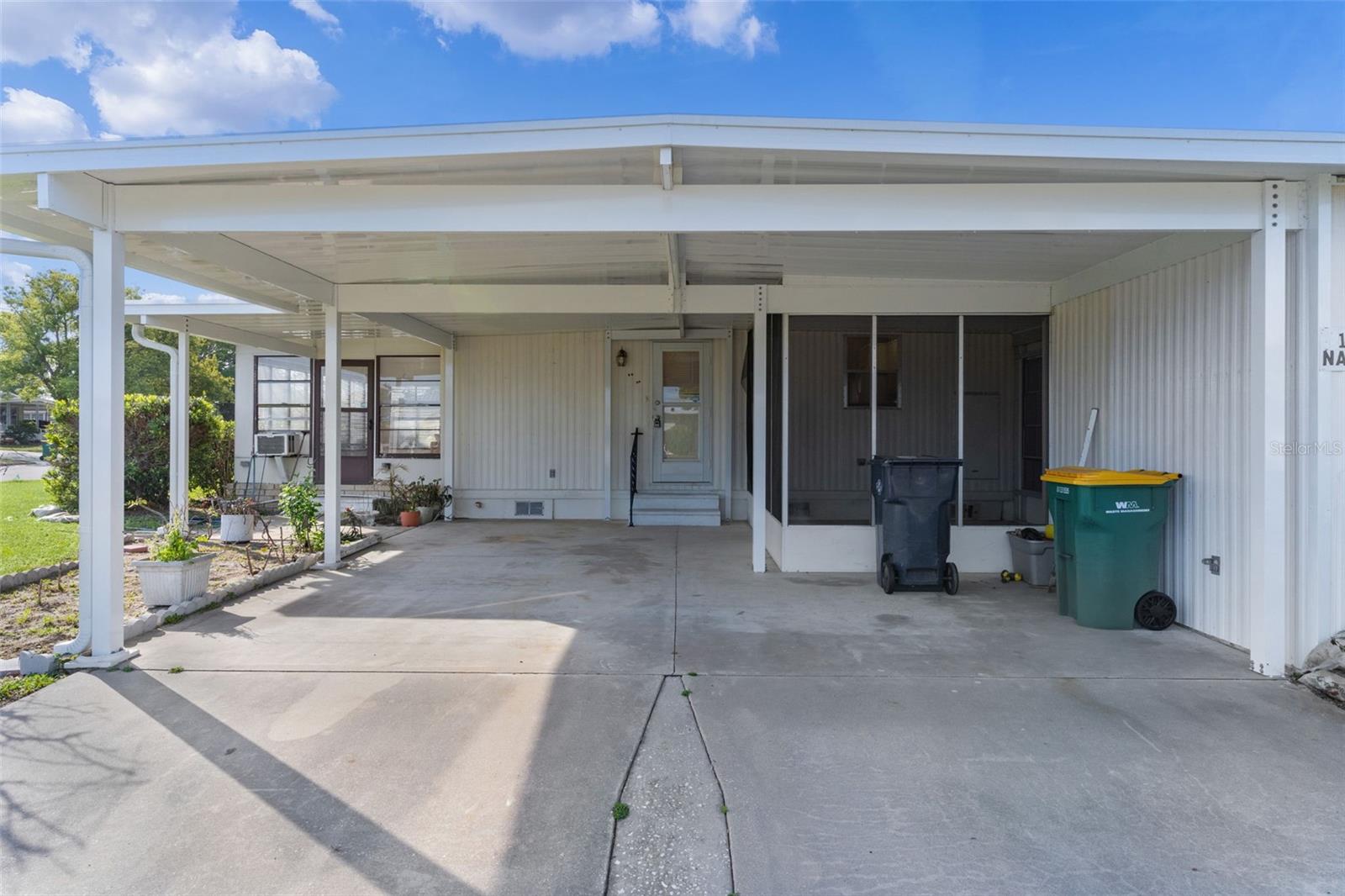 1227 NASSAU CIR, TAVARES, FL, 32778