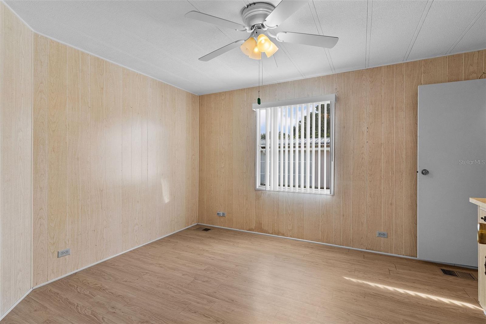 1227 NASSAU CIR, TAVARES, FL, 32778