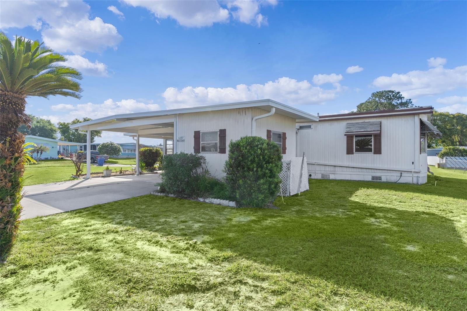 1227 NASSAU CIR, TAVARES, FL, 32778