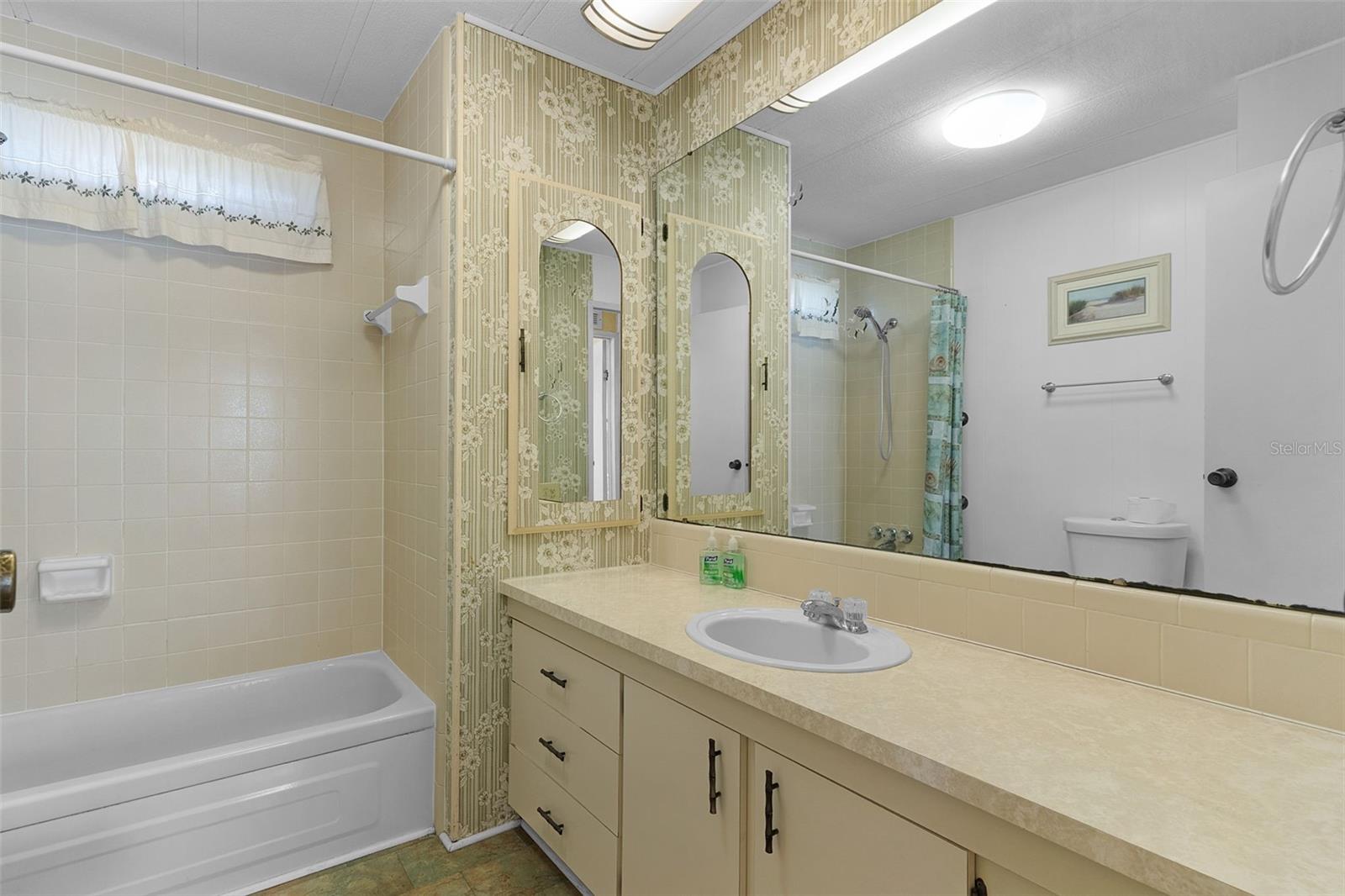 1227 NASSAU CIR, TAVARES, FL, 32778