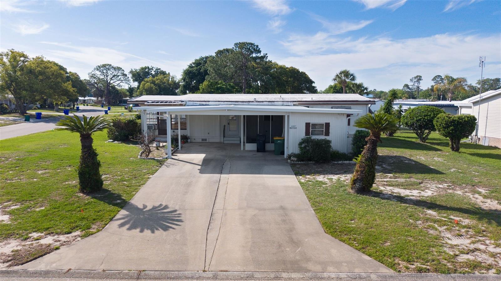1227 NASSAU CIR, TAVARES, FL, 32778