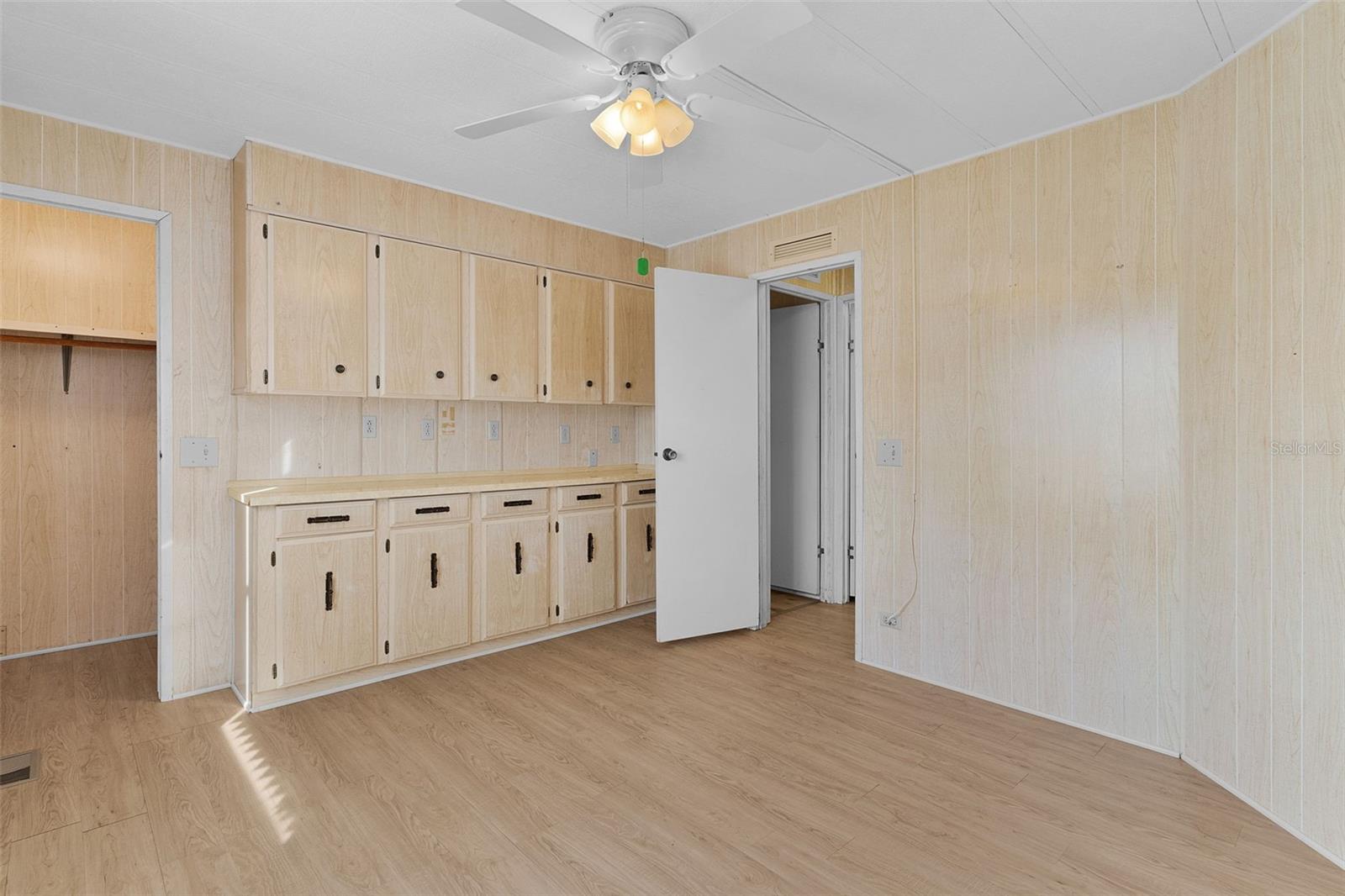 1227 NASSAU CIR, TAVARES, FL, 32778