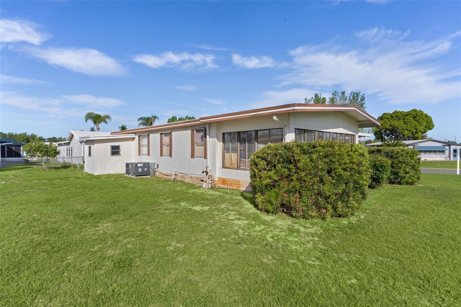 1227 NASSAU CIR, TAVARES, FL, 32778