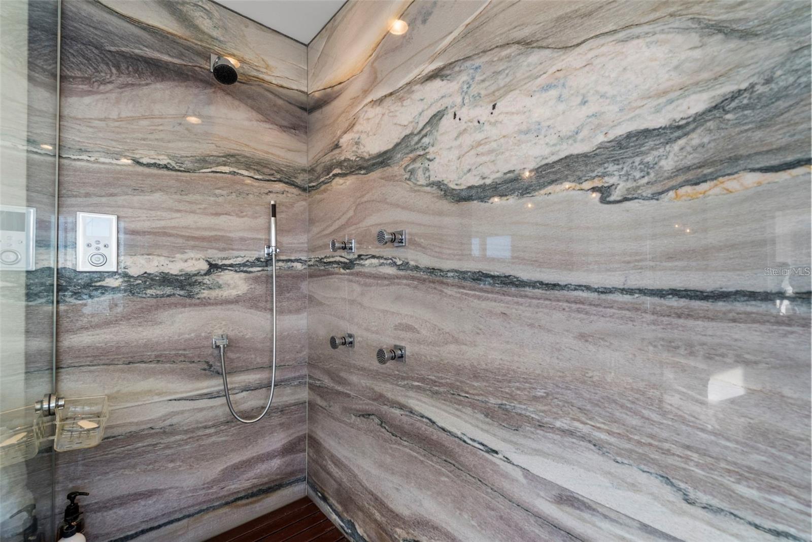 A4686535 Property Photo