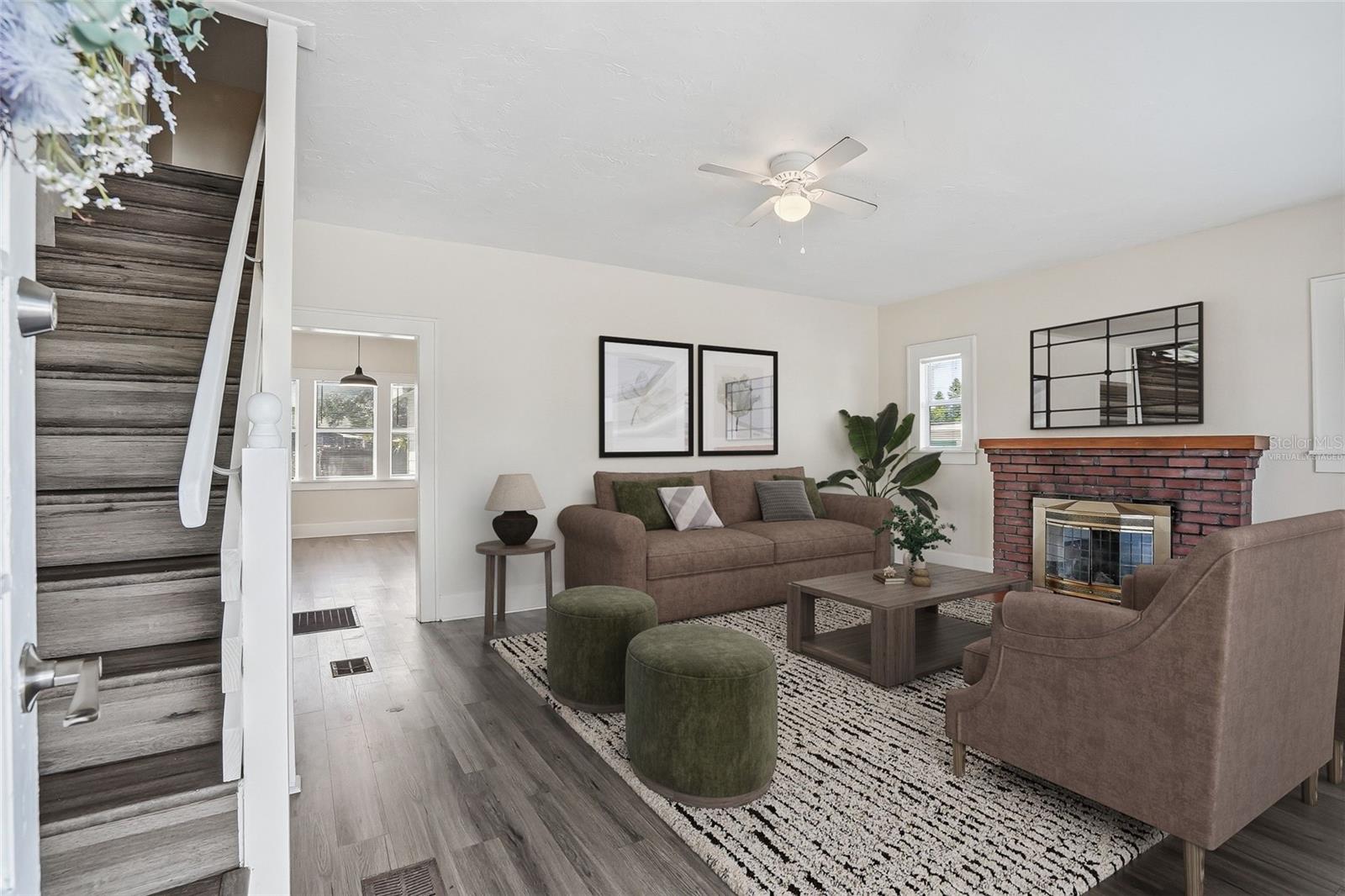 Spacious Livingroom (Virtually Staged)