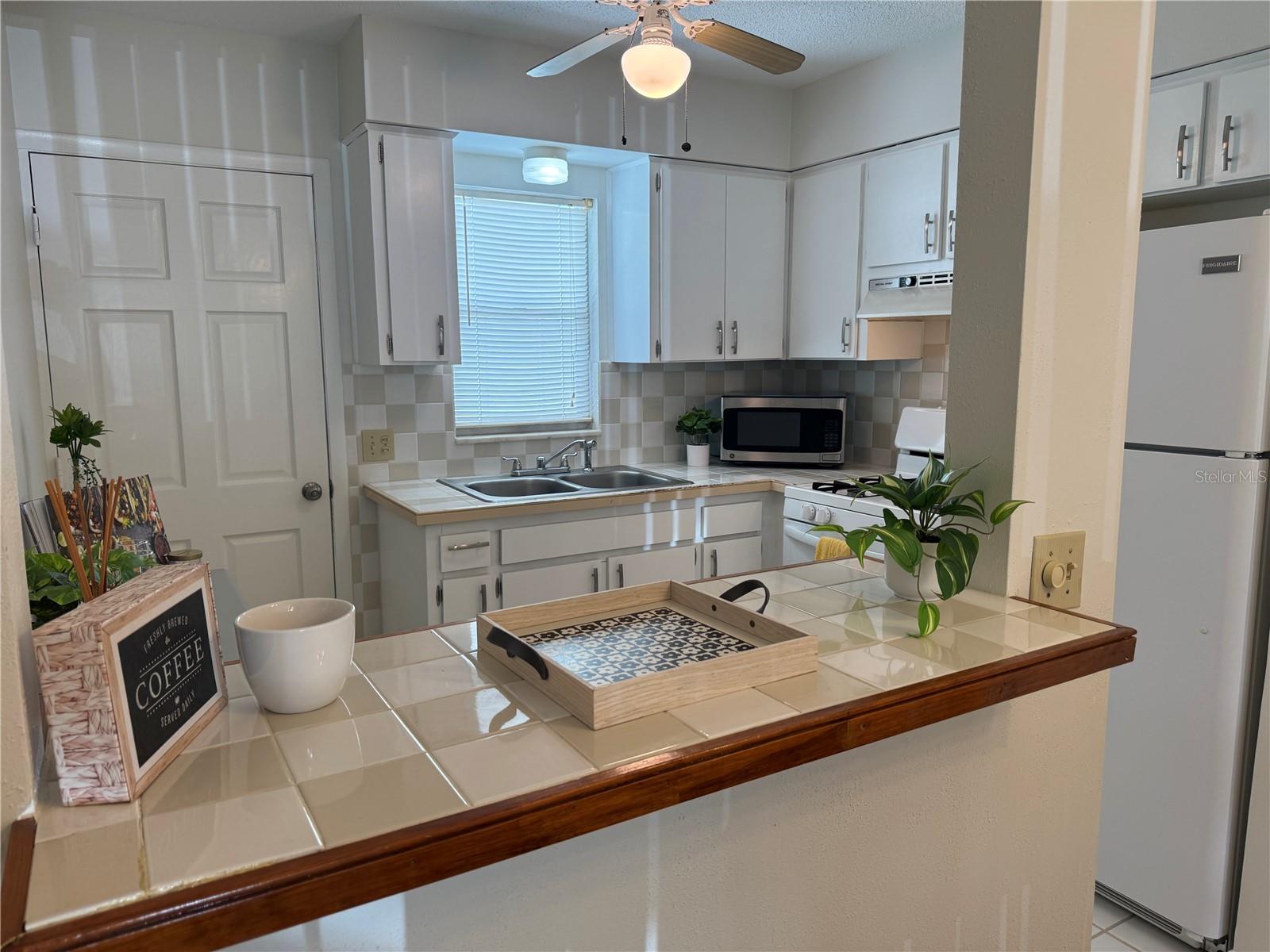 5107 PARK LAKE DR N, PINELLAS PARK, FL, 33782