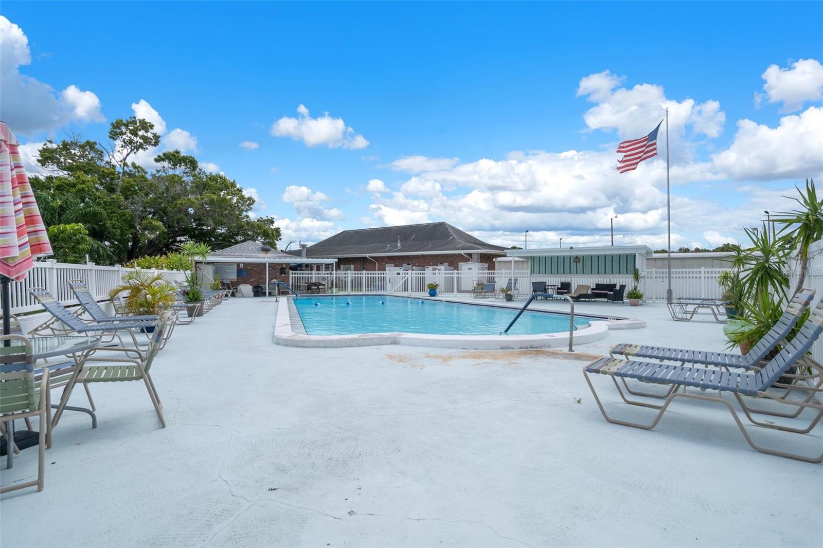 5107 PARK LAKE DR N, PINELLAS PARK, FL, 33782