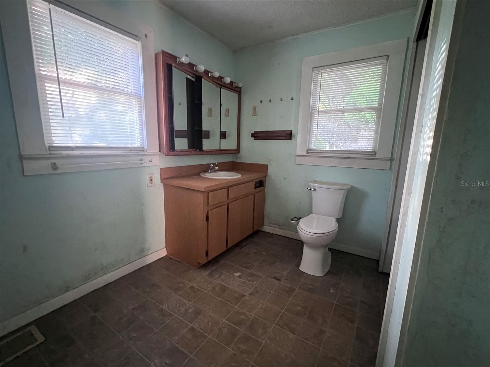 177 E 3RD AVE, PIERSON, FL, 32180