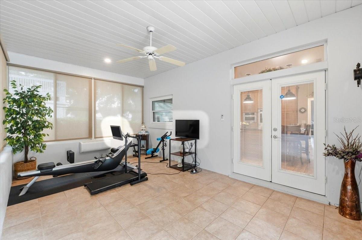 2000 LAKE ARIANA BLVD, AUBURNDALE, FL, 33823