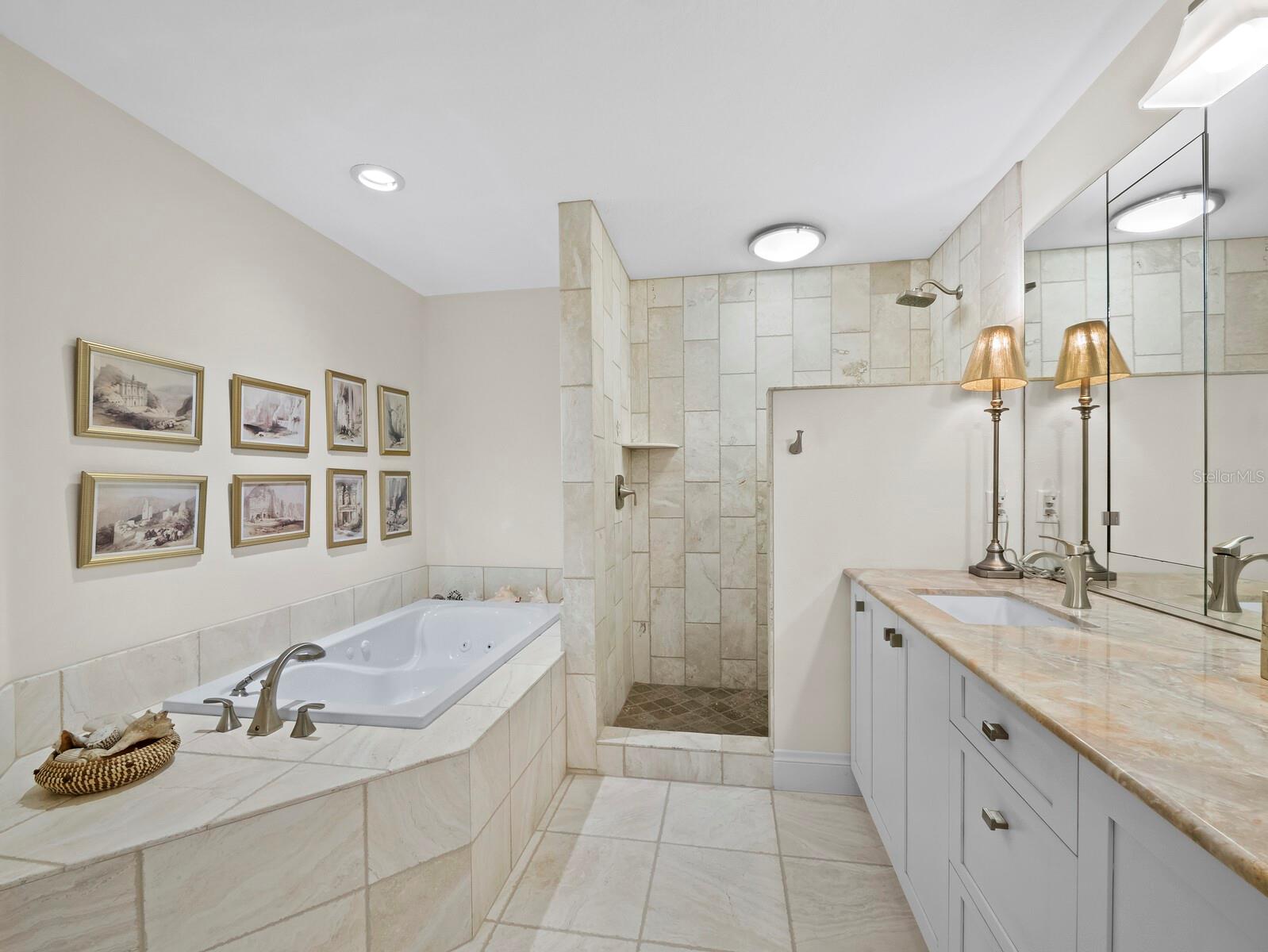 3466 WINDING OAKS DR #35, LONGBOAT KEY, FL, 34228