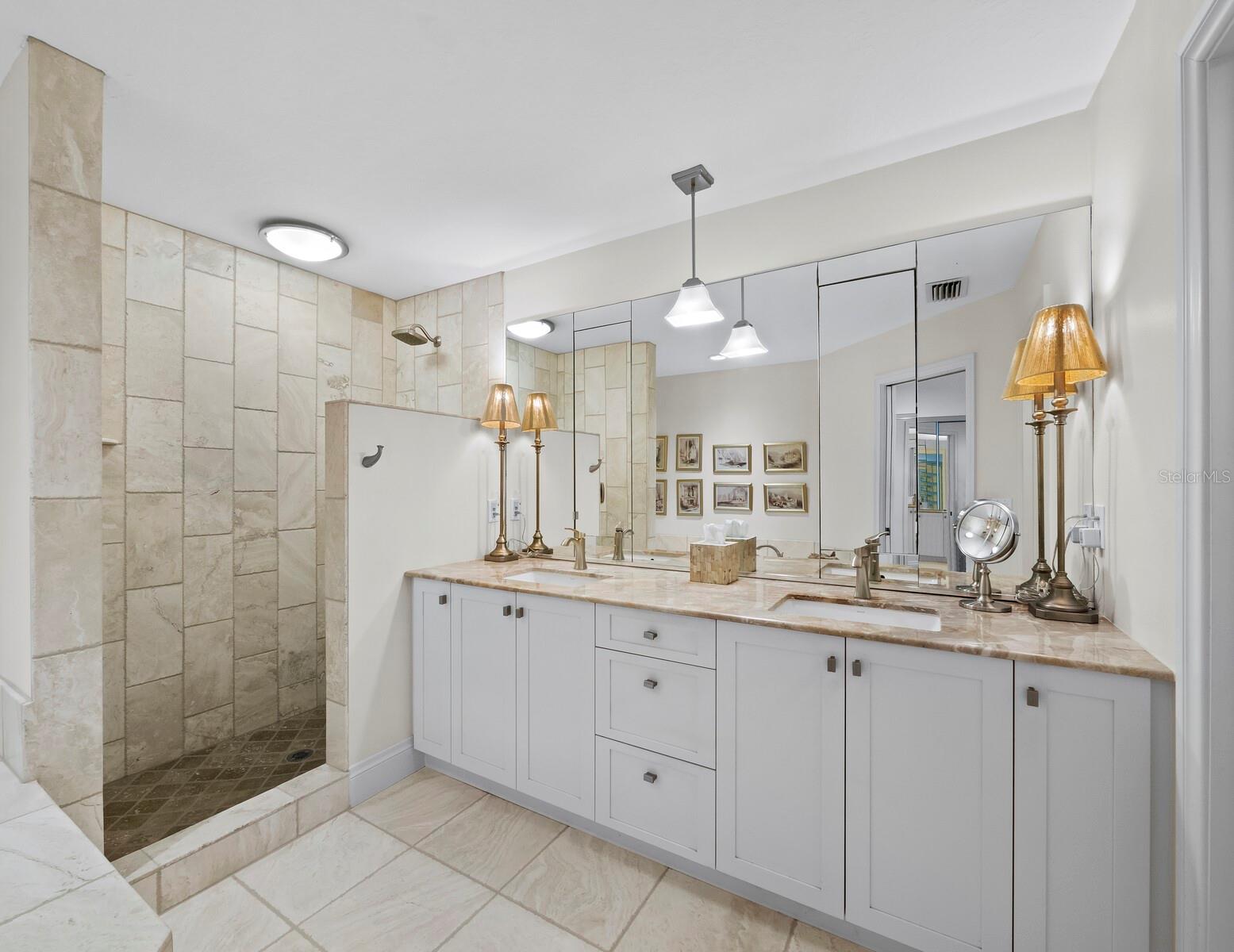 3466 WINDING OAKS DR #35, LONGBOAT KEY, FL, 34228