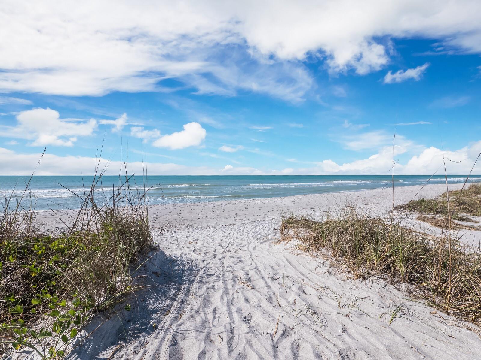 3466 WINDING OAKS DR #35, LONGBOAT KEY, FL, 34228
