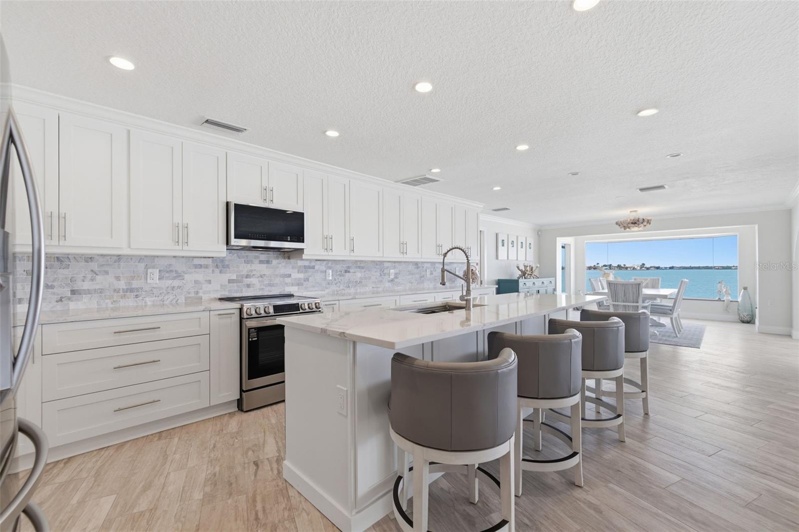 16123 6TH ST E, REDINGTON BEACH, FL, 33708