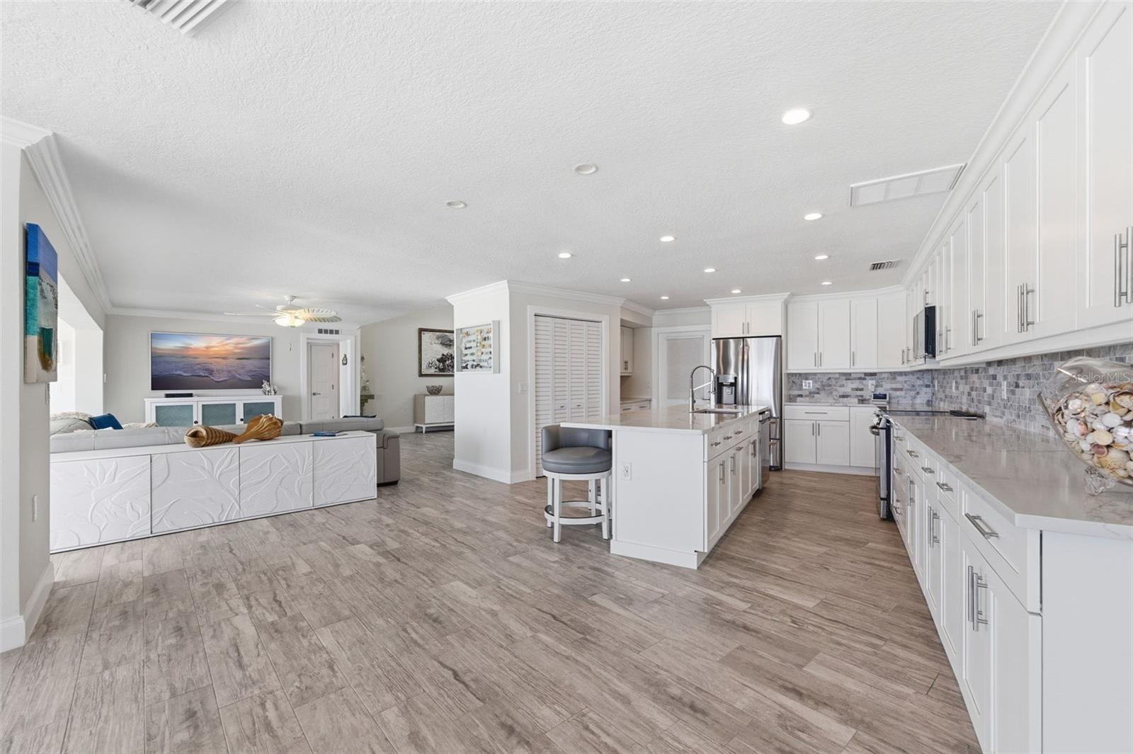 16123 6TH ST E, REDINGTON BEACH, FL, 33708