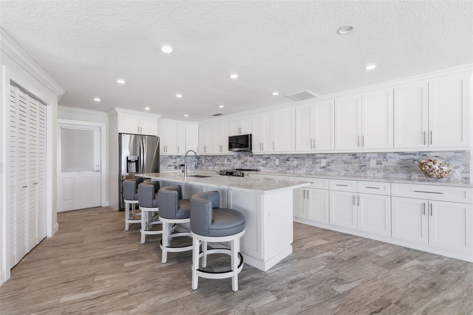 16123 6TH ST E, REDINGTON BEACH, FL, 33708