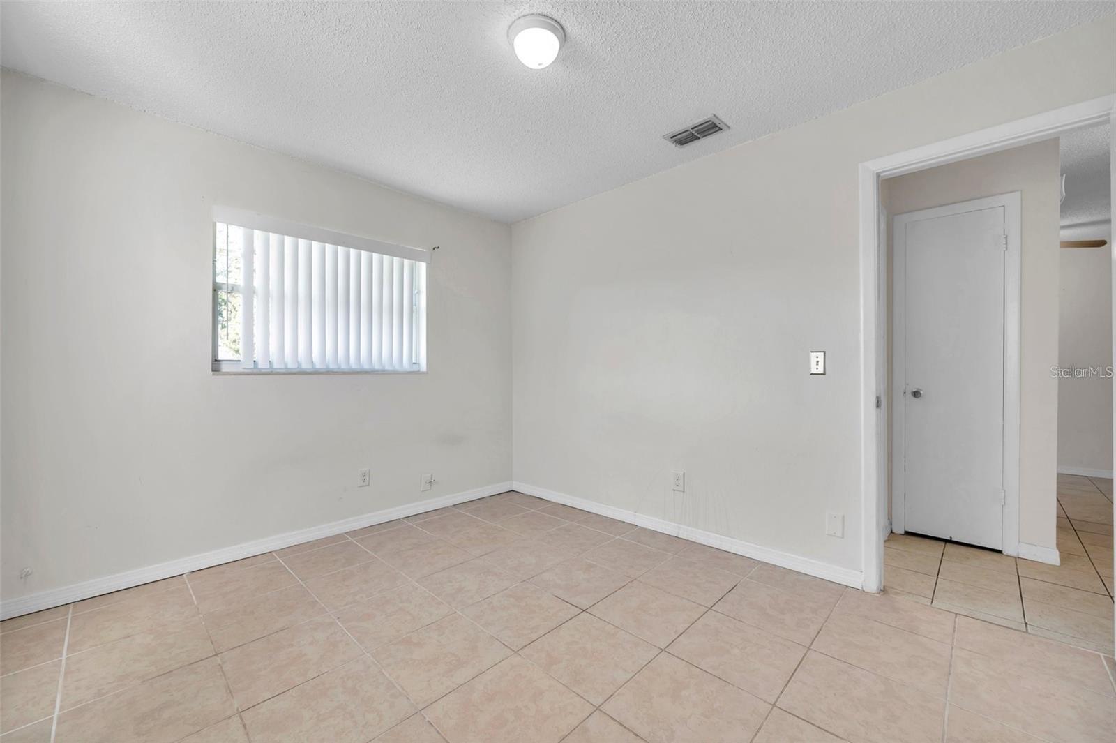 926 LAKE PALMS DR, LARGO, FL, 33771