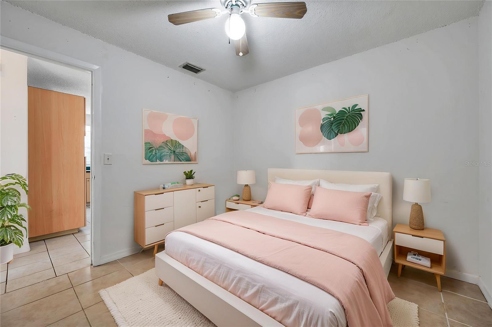 926 LAKE PALMS DR, LARGO, FL, 33771