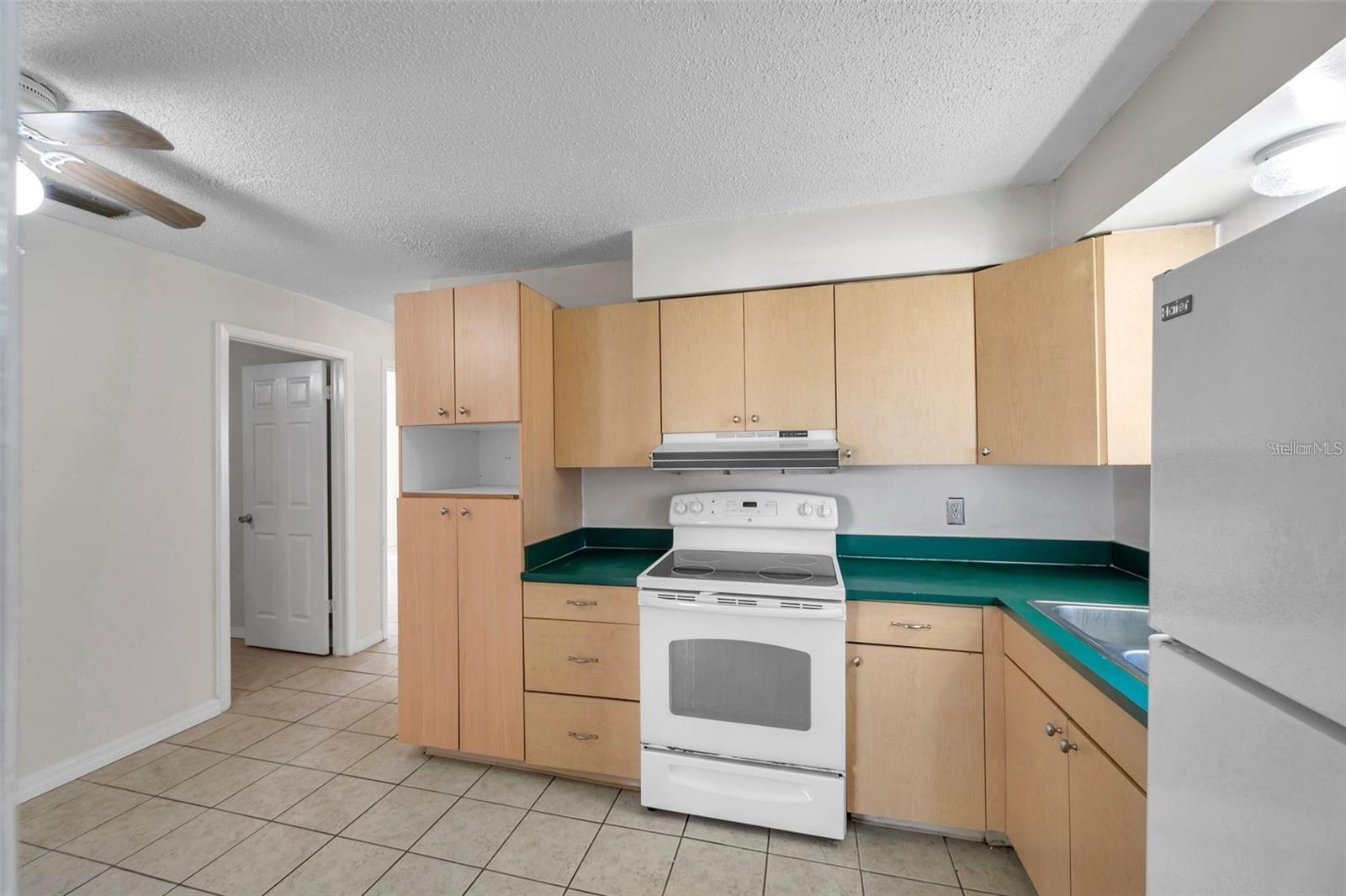926 LAKE PALMS DR, LARGO, FL, 33771