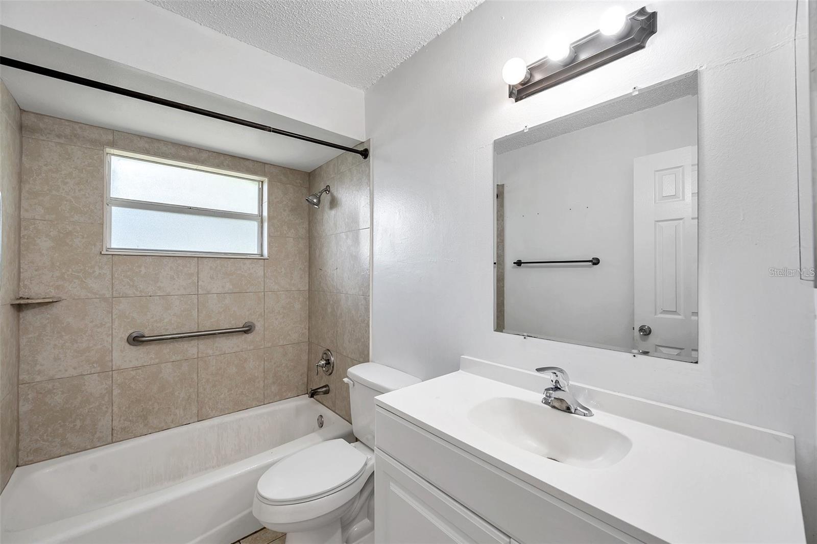 926 LAKE PALMS DR, LARGO, FL, 33771