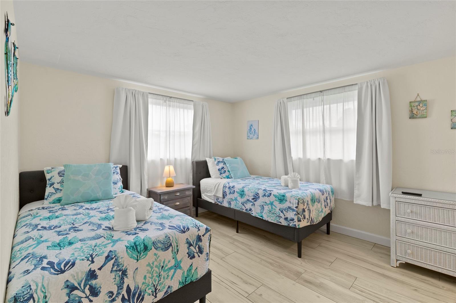 6836 ROXBURY DR, SARASOTA, FL, 34231