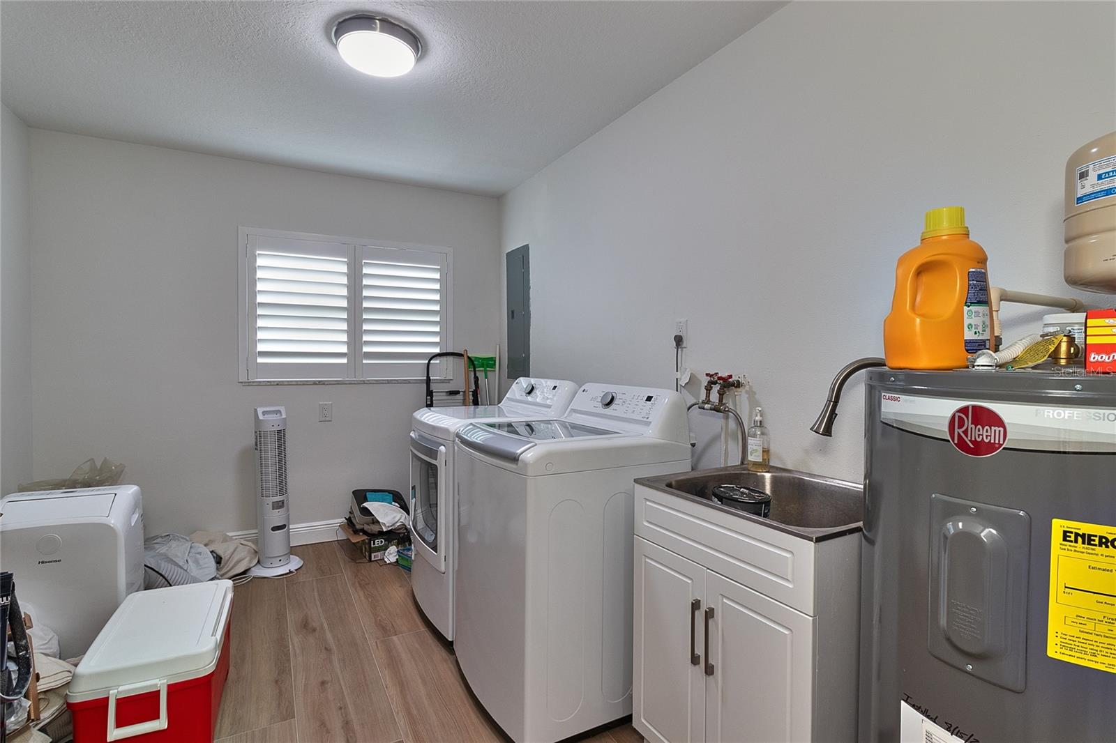 Extra large laundry room
