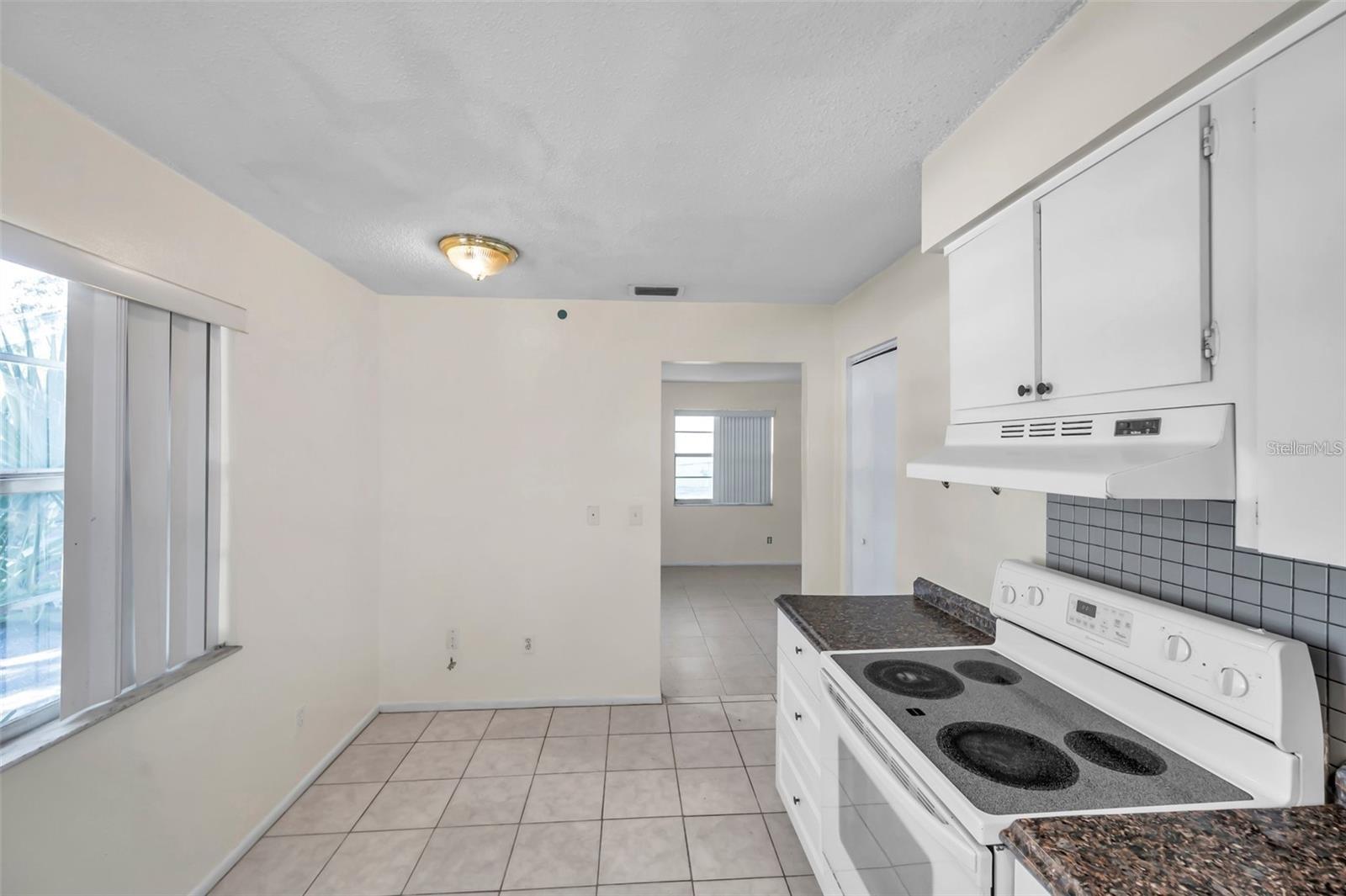 914 LAKE PALMS DR, LARGO, FL, 33771
