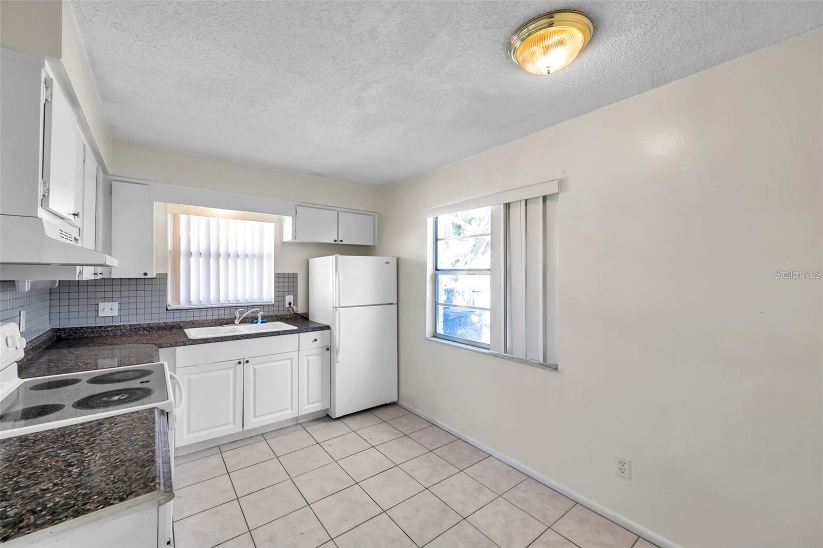 914 LAKE PALMS DR, LARGO, FL, 33771