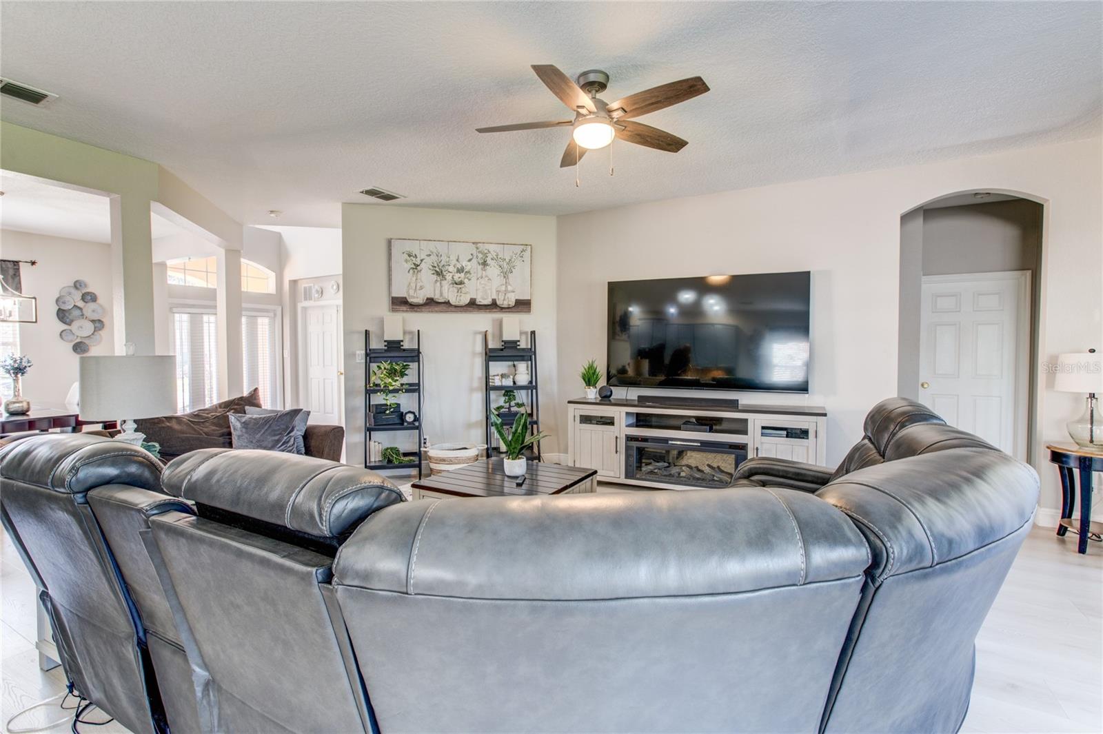 1551 AMARYLLIS CIR, ORLANDO, FL, 32825