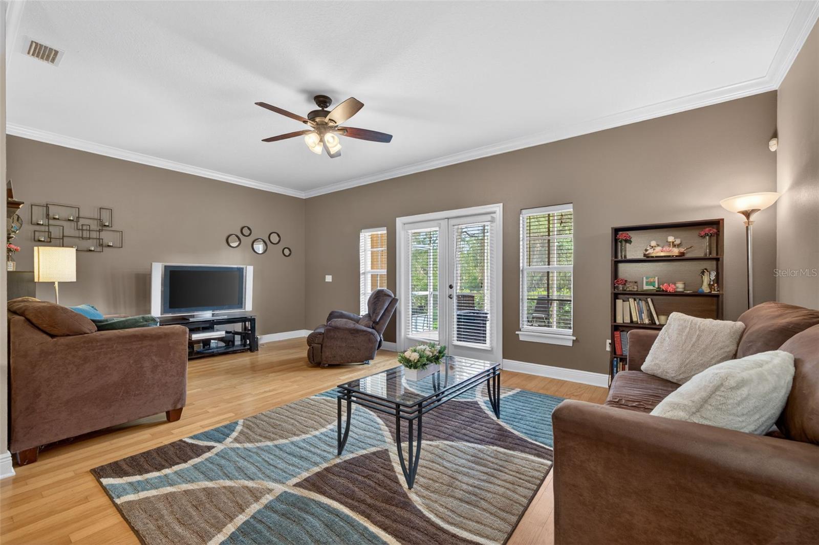 184 VALENCIA CIR, ST PETERSBURG, FL, 33716