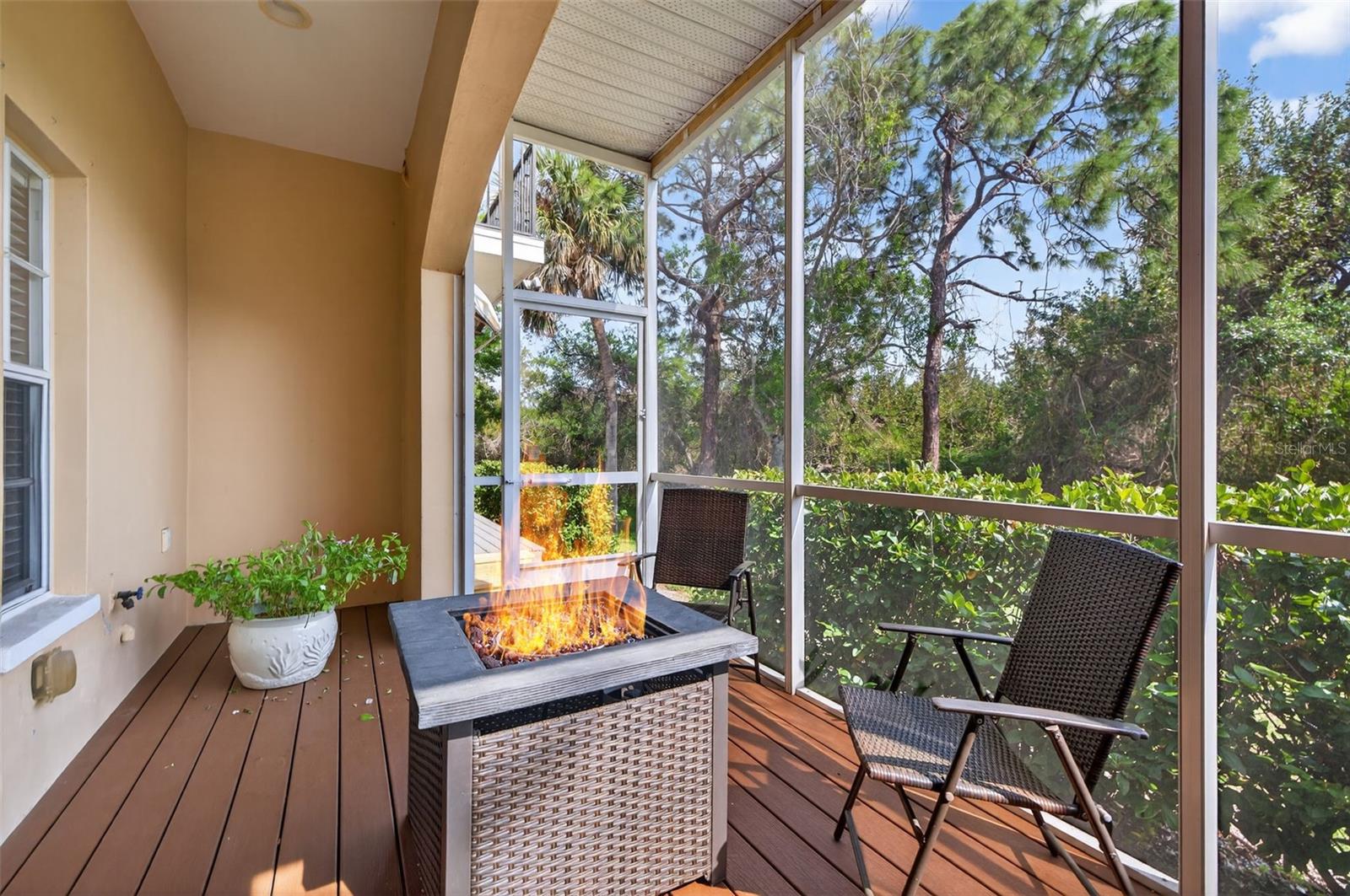 184 VALENCIA CIR, ST PETERSBURG, FL, 33716