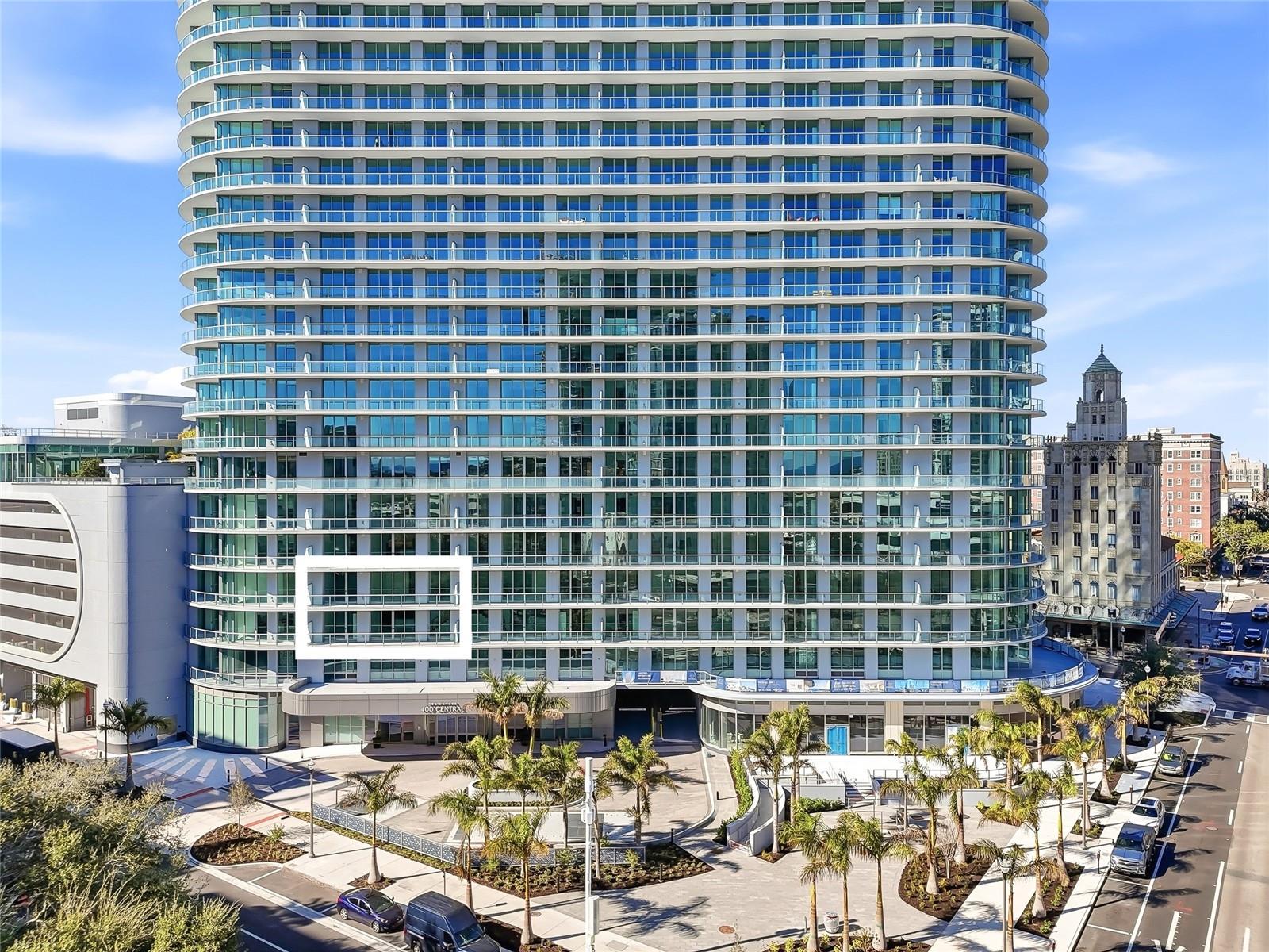 In the heart of Downtown St. Petersburg, Florida, The Residences at 400 Central has arrived!