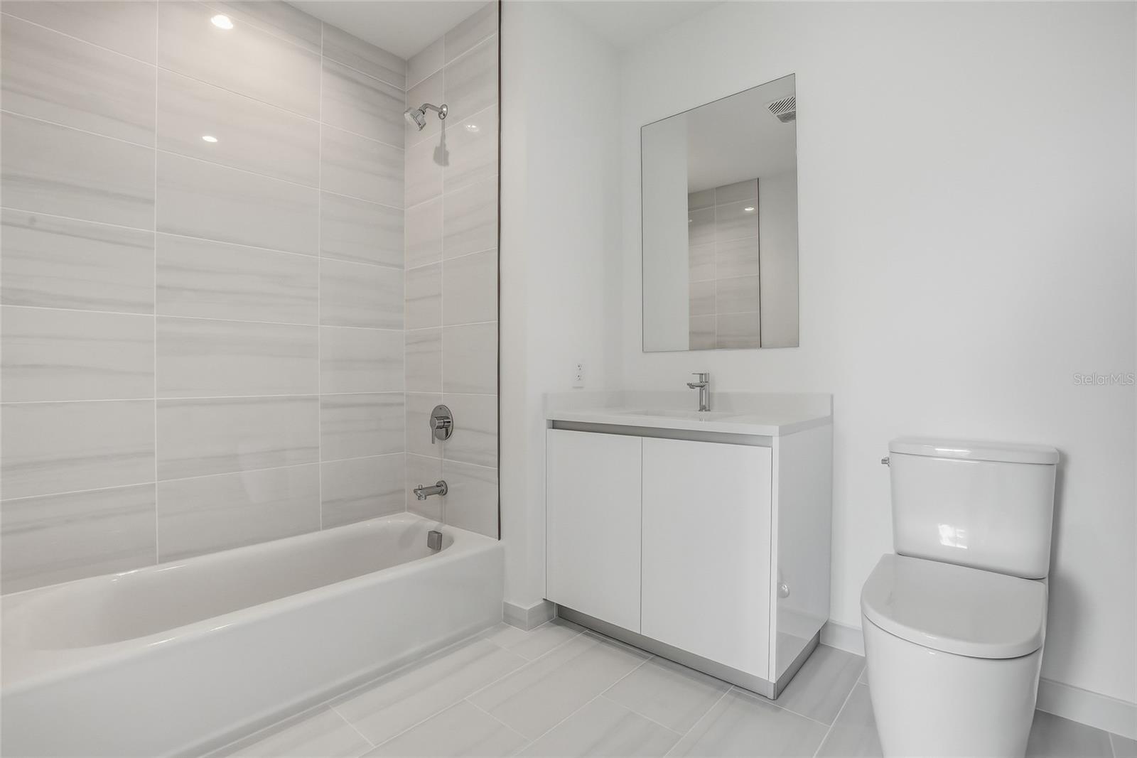 400 CENTRAL AVE #303, ST PETERSBURG, FL, 33701