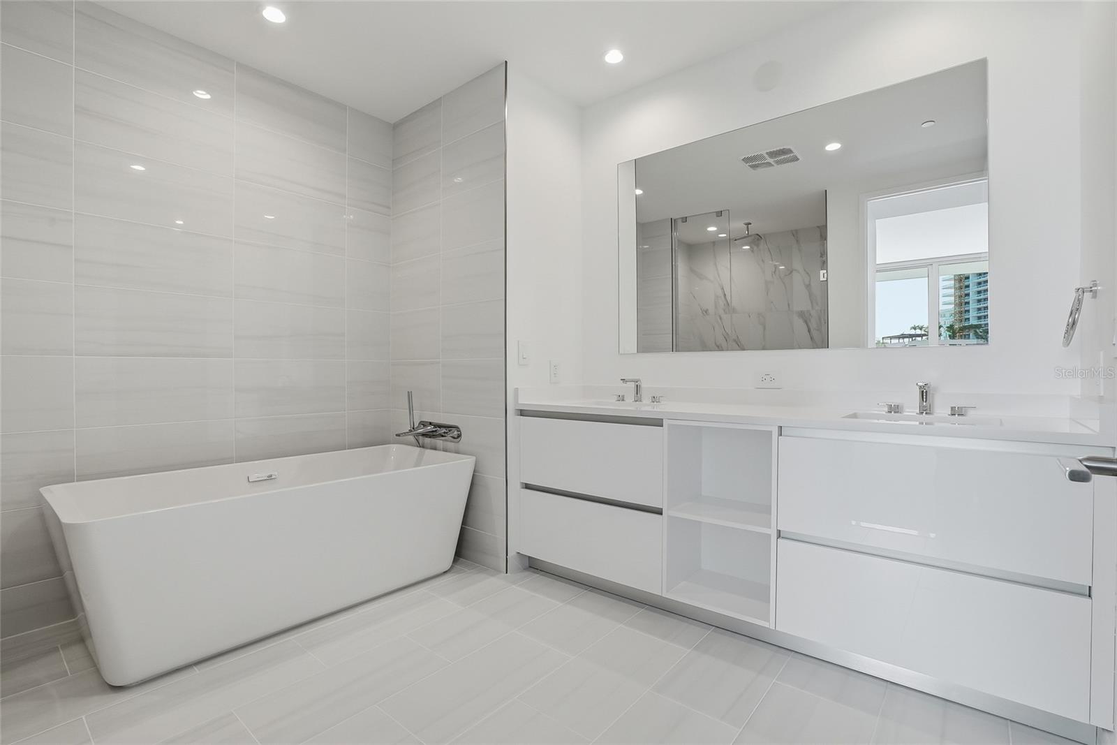 400 CENTRAL AVE #303, ST PETERSBURG, FL, 33701