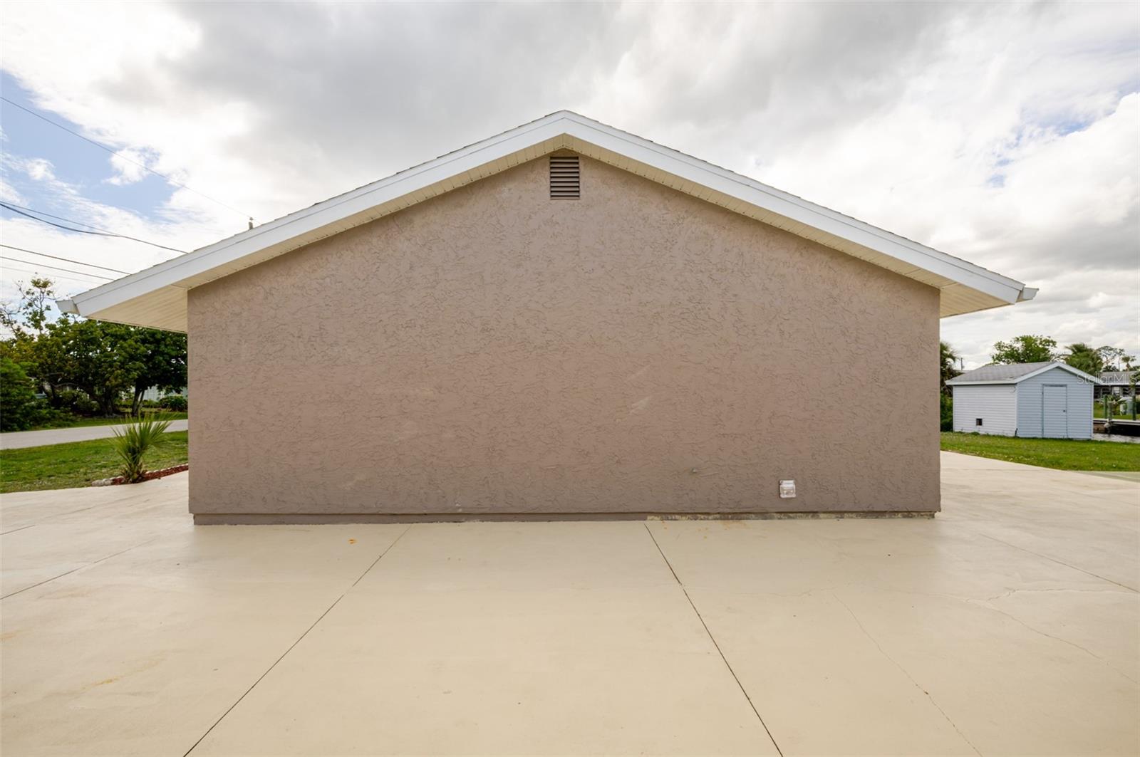 18310 VAN NUYS CIR, PORT CHARLOTTE, FL, 33948