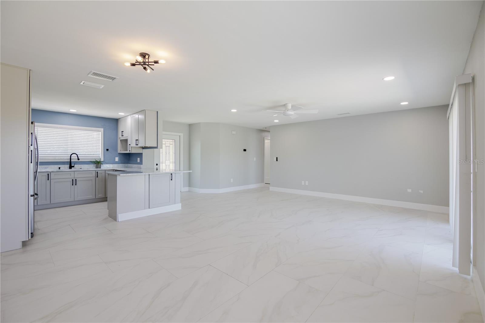 18310 VAN NUYS CIR, PORT CHARLOTTE, FL, 33948