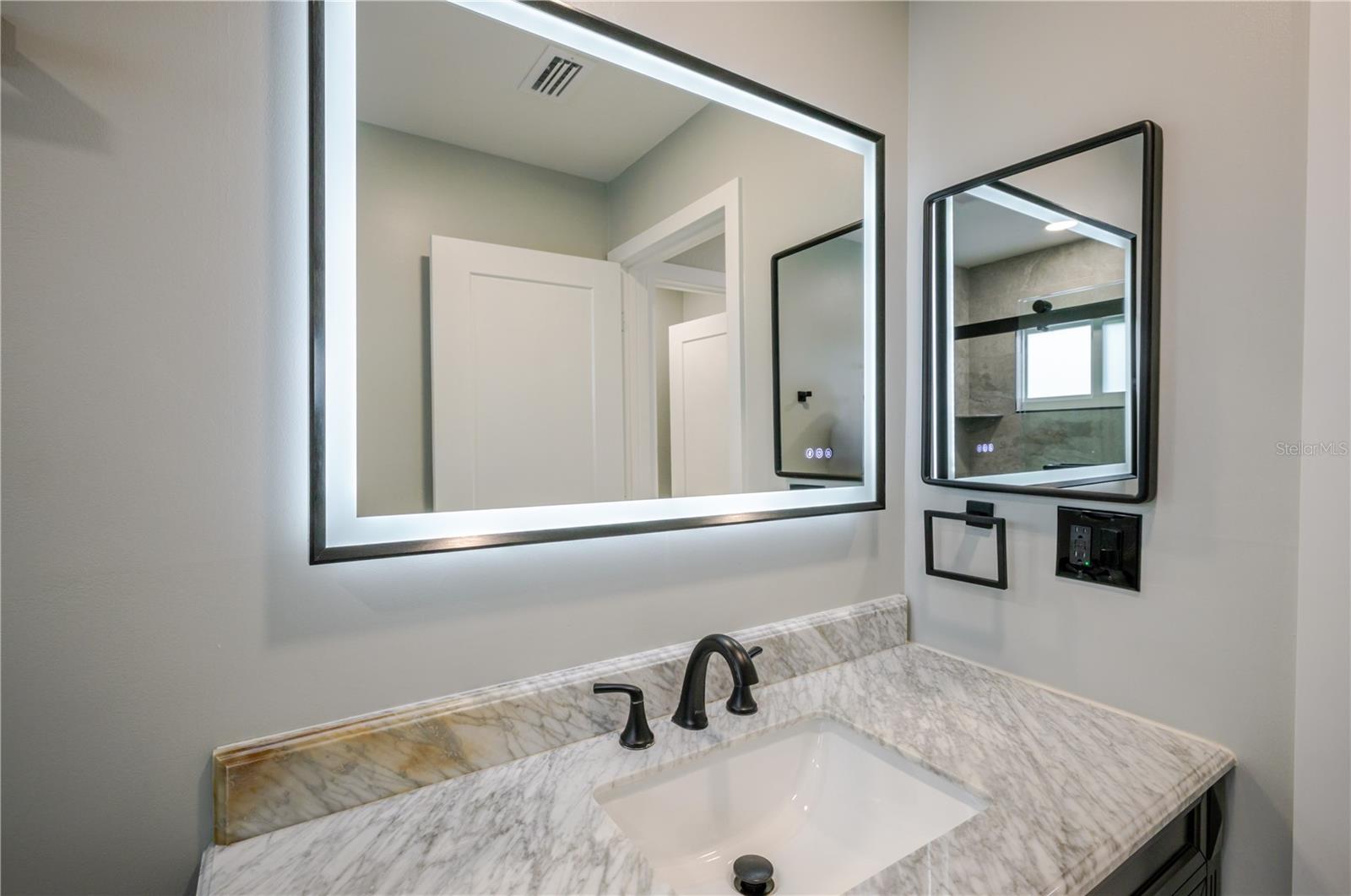 18310 VAN NUYS CIR, PORT CHARLOTTE, FL, 33948