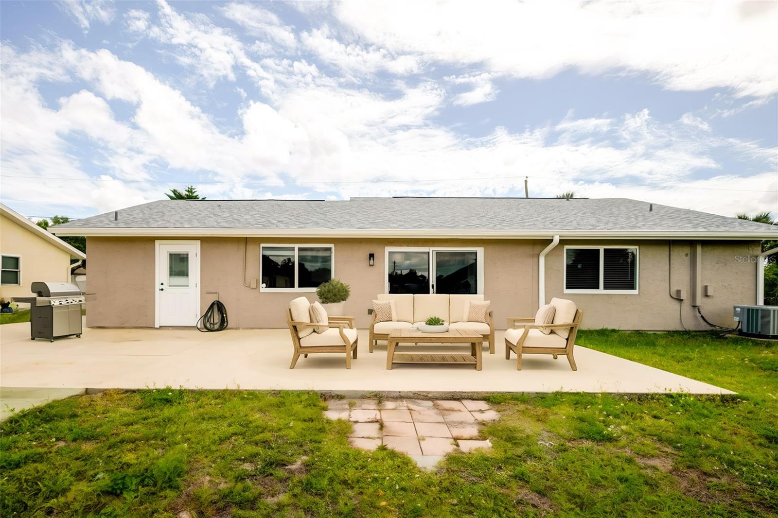 18310 VAN NUYS CIR, PORT CHARLOTTE, FL, 33948