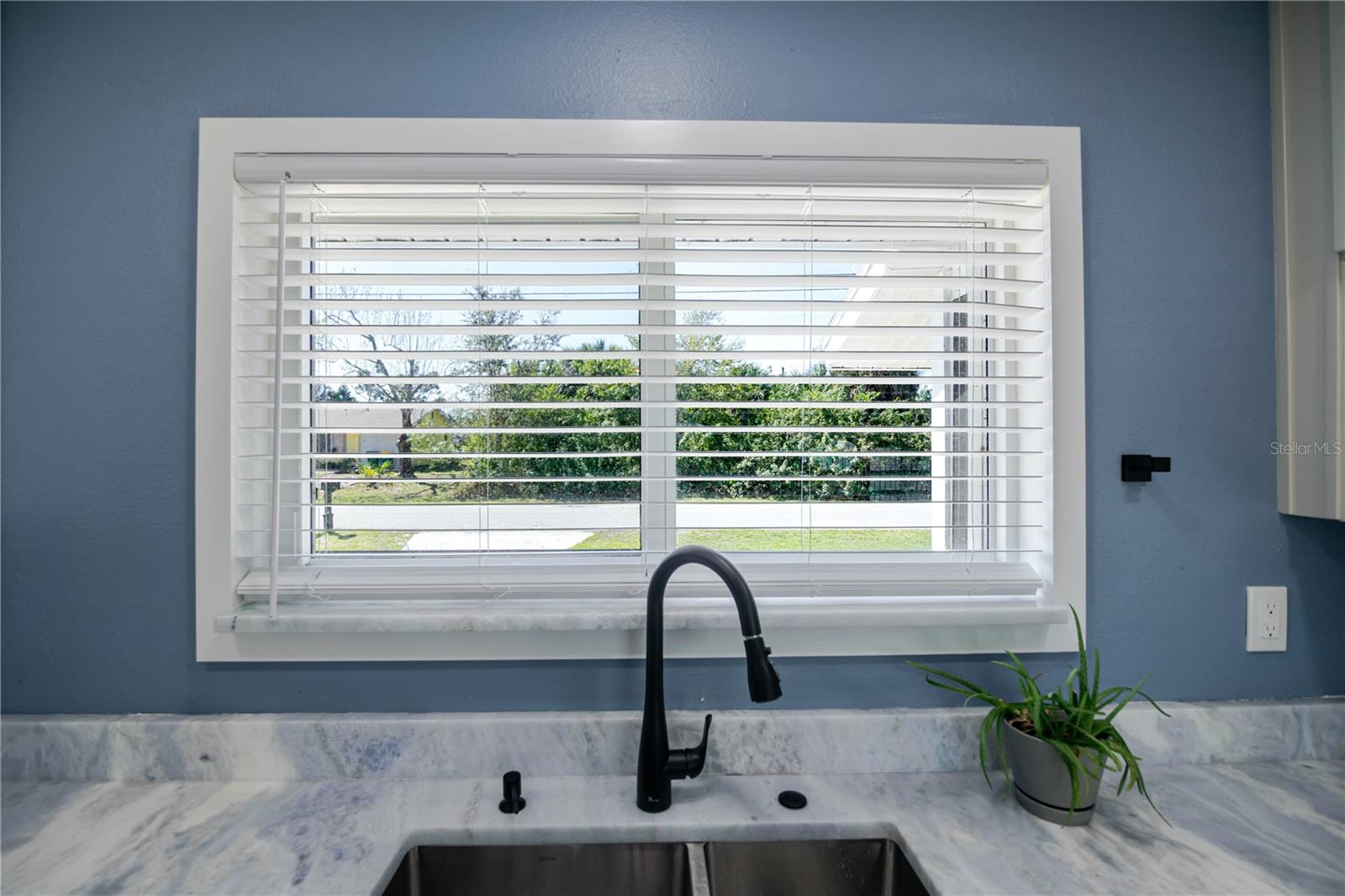 18310 VAN NUYS CIR, PORT CHARLOTTE, FL, 33948