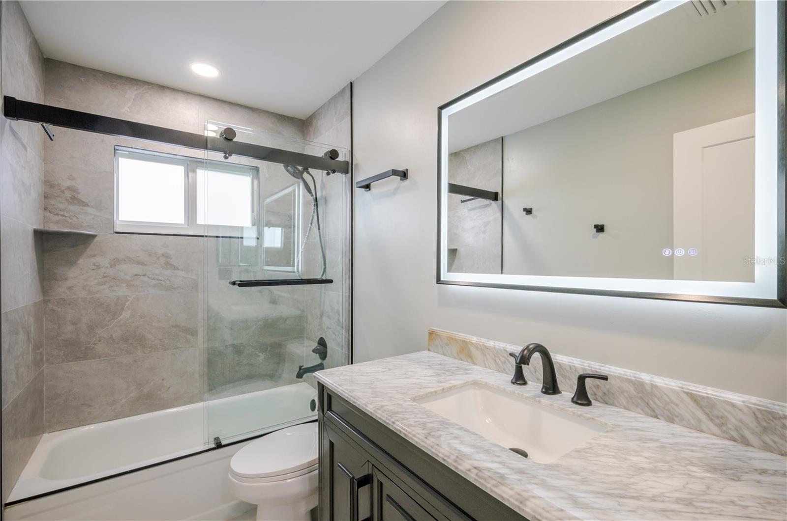 18310 VAN NUYS CIR, PORT CHARLOTTE, FL, 33948