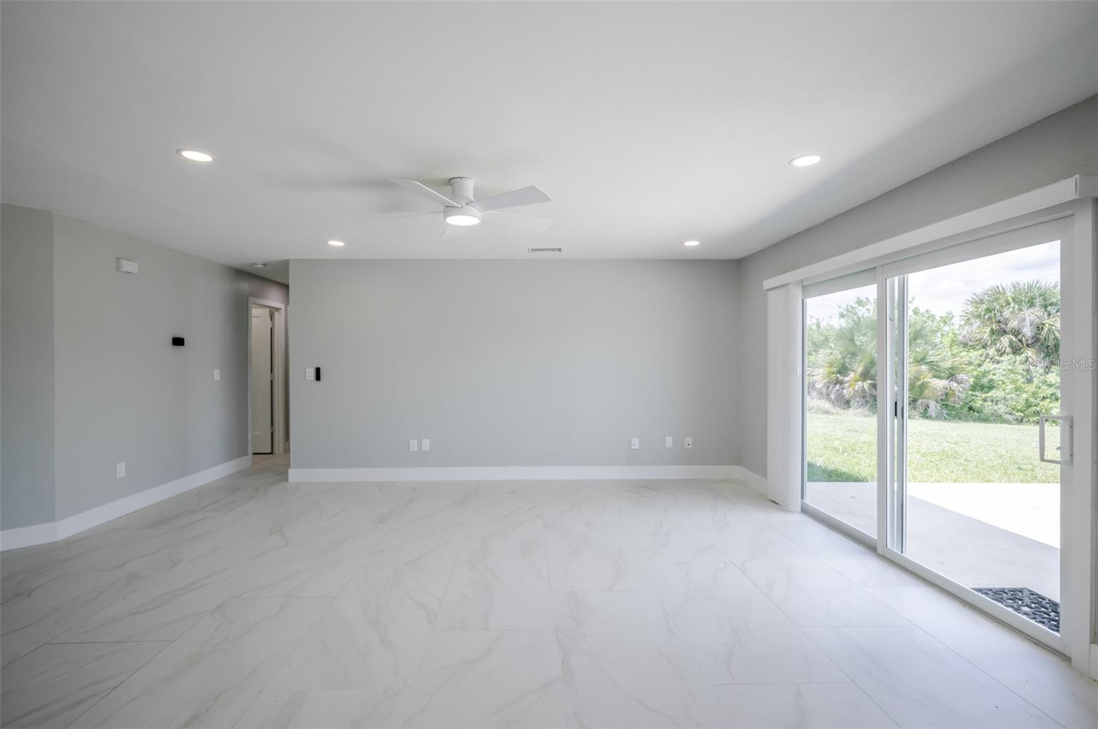 18310 VAN NUYS CIR, PORT CHARLOTTE, FL, 33948
