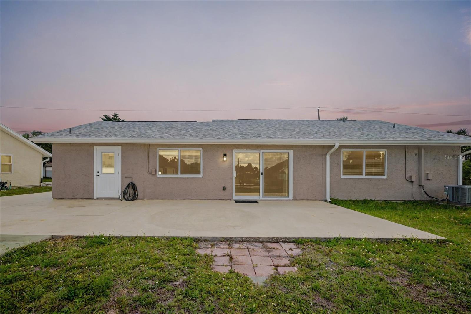18310 VAN NUYS CIR, PORT CHARLOTTE, FL, 33948